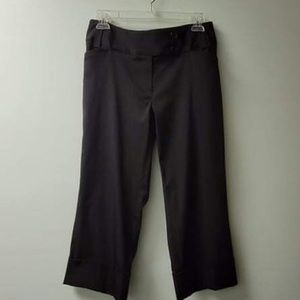 Lady’s Black Capri Pants
